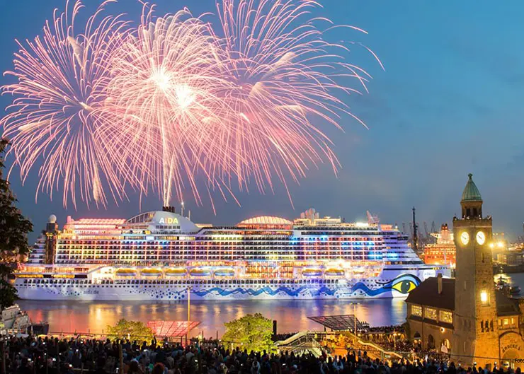 hafengeburtstag hamburg feuerwerk.jpg